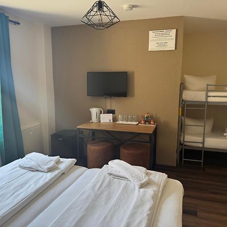 Hotel Capitol Zentrum - 24H - Friedrichshafen Kültér fotó