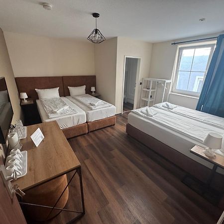 Hotel Capitol Zentrum - 24H - Friedrichshafen Kültér fotó