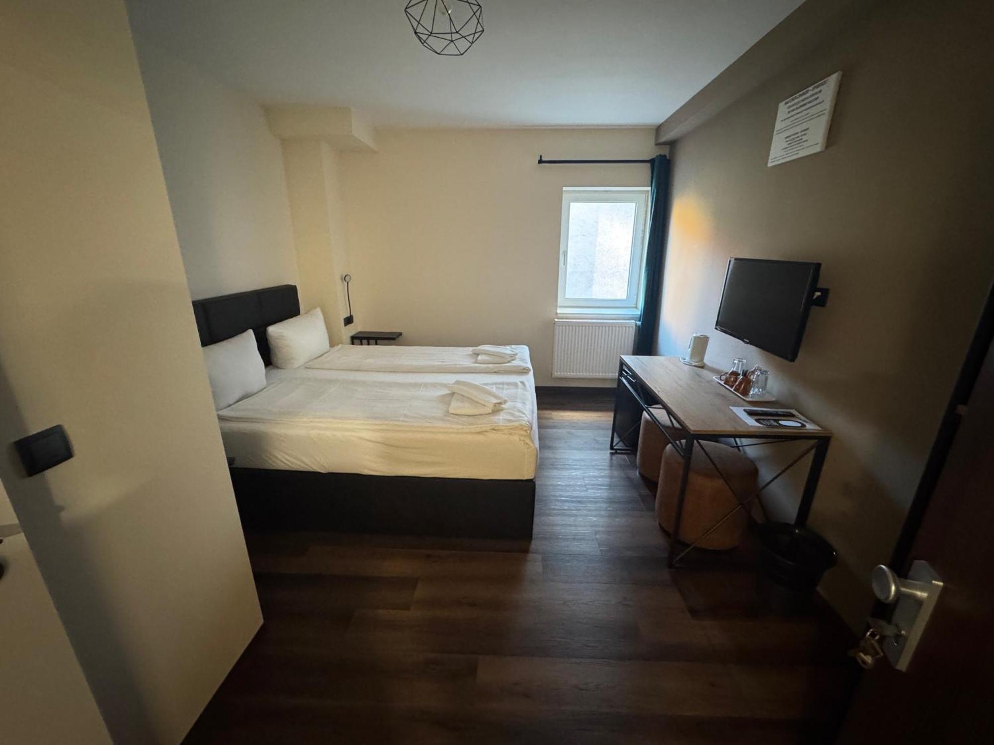 Hotel Capitol Zentrum - 24H - Friedrichshafen Kültér fotó