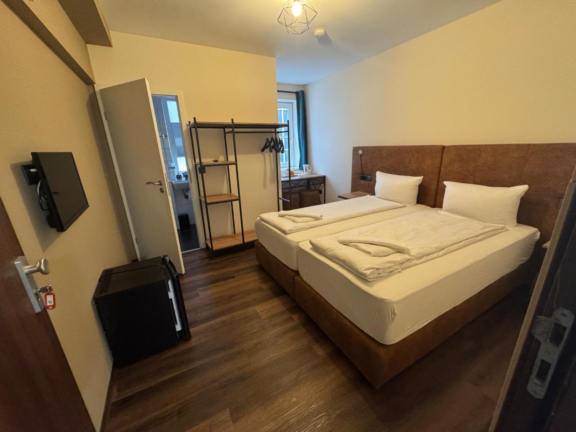 Hotel Capitol Zentrum - 24H - Friedrichshafen Kültér fotó